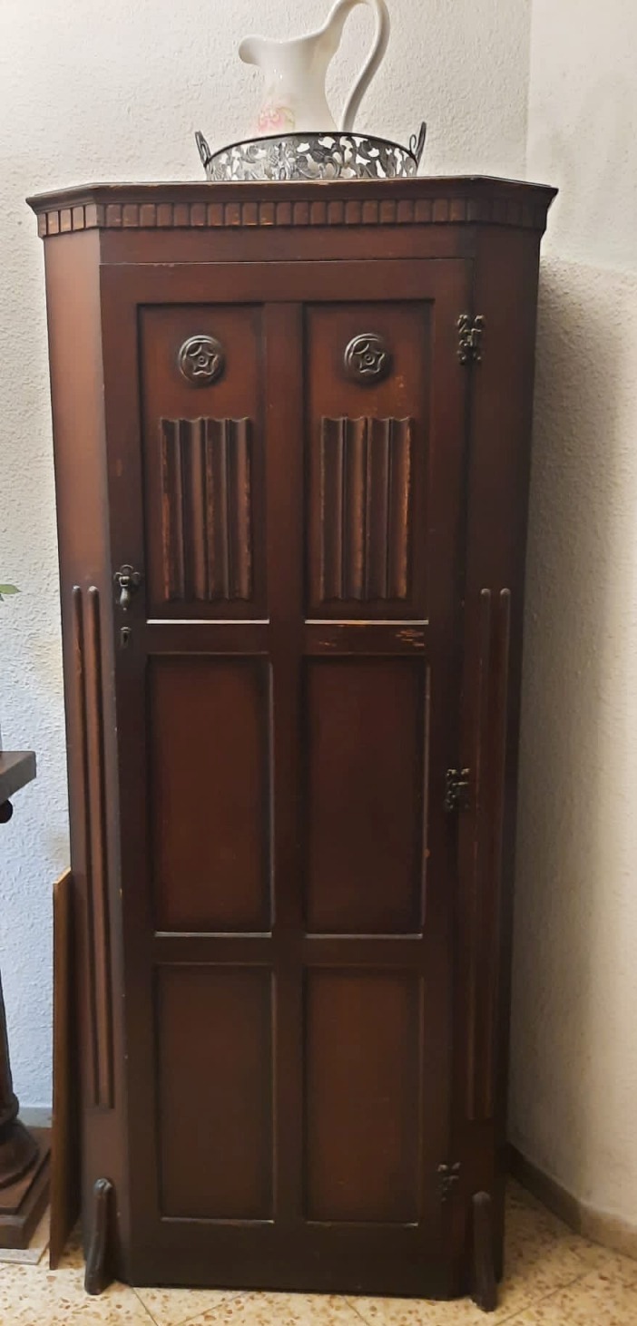 ארון עתיק 2